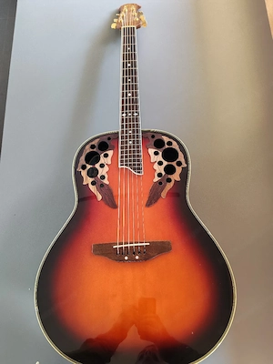 Ovation Gitarre 