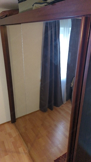 Kleiderschrank Bild 2