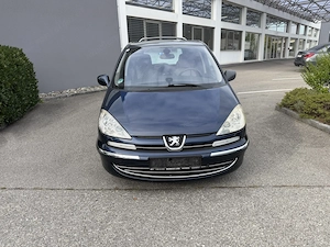 Peugeot 807 2,0 HDi 140 FAP Family Bild 2