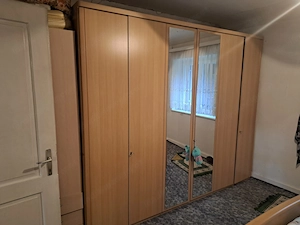 Schlafzimmer, Kleiderschrank und Bett Bild 2