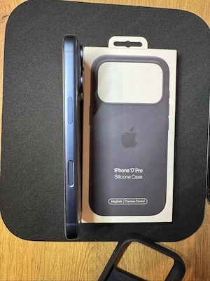 Iphone 17 Pro mit Zubehör Bild 4