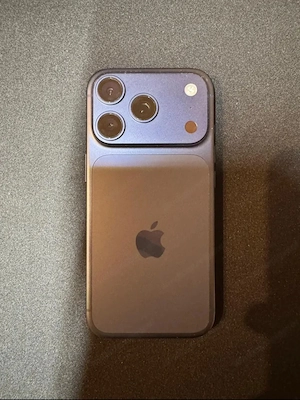 Iphone 17 Pro mit Zubehör Bild 2