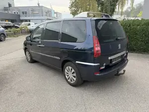Peugeot 807 2,0 HDi 140 FAP Family Bild 10