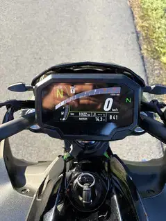 Kawasaki Z 650 Schwarz  Bild 2