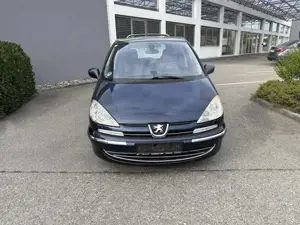Peugeot 807 2,0 HDi 140 FAP Family Bild 9