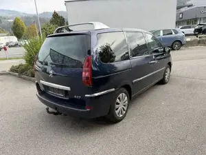 Peugeot 807 2,0 HDi 140 FAP Family Bild 5