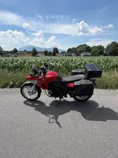 BMW F 650 GS rot  Bild 3