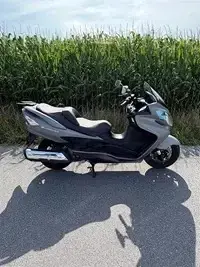 Suzuki Burgmann 400 Silber Bild 4