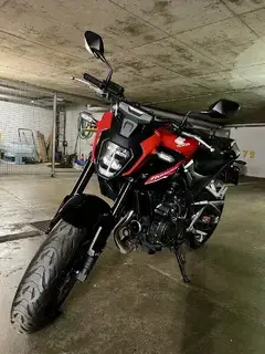 Honda Hornet Naked Bike Bild 6