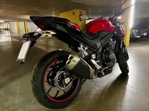 Honda Hornet Naked Bike Bild 2
