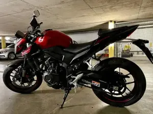 Honda Hornet Naked Bike Bild 4