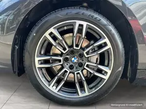 BMW i5 xDrive40 Touring 1,99% Fixzinsaktion bis 30.09.2026M Sportpaket Head-Up DAB Bild 6