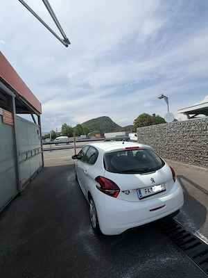 Peugeot 208 | Baujahr 2017 | 145 000 km | 1. Hand Bild 4