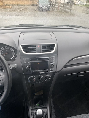 Suzuki Swift Allrad in sehr gepflegtem Zustand  Bild 7