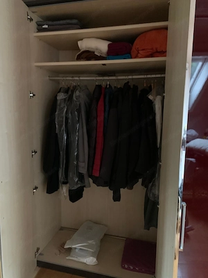 Kleiderschrank