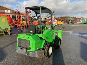 Avant 630 Kompaktlader Hoflader Hoftrac Minilader Bild 3
