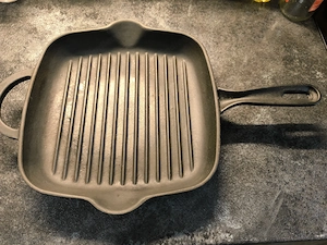 Gusseiserne Grillpfanne