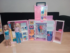 Barbie Kleiderschrank Bild 3