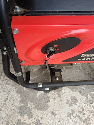 Notstromaggregat von Herkules  Benzin 220v Fahrbar Bild 2