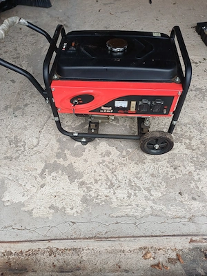 Notstromaggregat von Herkules  Benzin 220v Fahrbar Bild 3