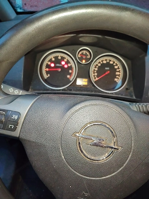 Opel Zafira Benziner Bild 4