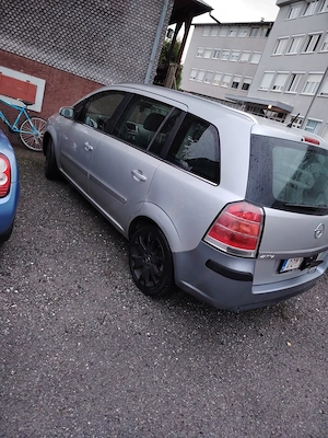 Opel Zafira Benziner Bild 2