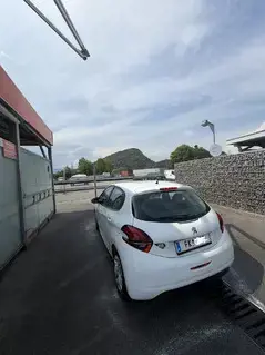 Peugeot 208 Bild 3