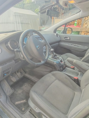 Verkaufe Peugeot 5008 Bild 5