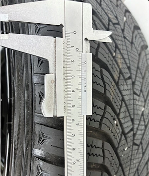 Original Mini F55 F56 F57 17 Zoll Winterräder Track JCW Track Spoke 501 Cooper SE RDK Bild 9