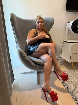 Sibel neu in der stadt  Bild 2