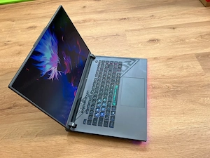 ASUS ROG Strix G16 i9-13980HX RTX 4070 16GB 1TB Gaming Laptop Bild 3