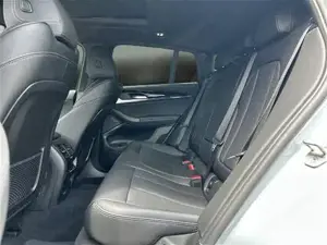 BMW X4 M40d SPORTLICHER 6-ZYLINDER // TOP-AUSSTATTUNG // SELTEN VERFÜGBAR Bild 8