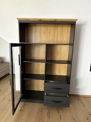 Vitrine mit Glastür und Schubladen Bild 2