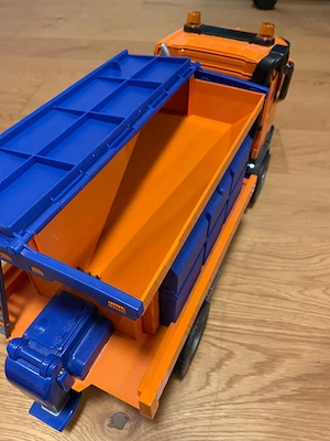 Bruder Mercedes LKW Winterdienst mit Räumschild Bild 4