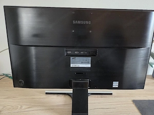 Samsung U28E590D Monitor Bild 3
