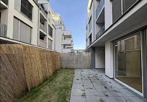 2-Zimmer-Wohnung mit Loggia, Terrasse und eigenem Garten   in der Nähe der Shopping City Nor Bild 2