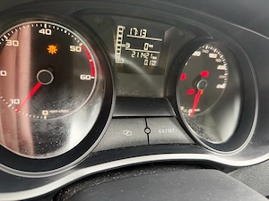 Für export!!seat ibiza 2013 bj tdi 1.6 motor 90 ps 211000 km 12 2026+4 tüv. auto ist voll fahbereit. Bild 5