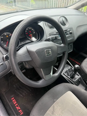 Für export!!seat ibiza 2013 bj tdi 1.6 motor 90 ps 211000 km 12 2026+4 tüv. auto ist voll fahbereit. Bild 7
