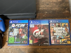 PS4 mit 2x Controller  Bild 2