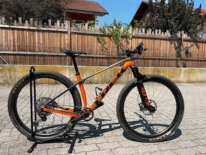 Trek Procaliber 9.8 Shimano XT Carbon Rahmen & Carbon Laufräder Bild 4