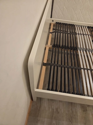 Bett mit Lattenrost und Matratze zu verschenken 140x200 Bild 3