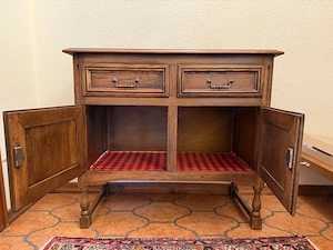 Kommode aus Holz Bild 2
