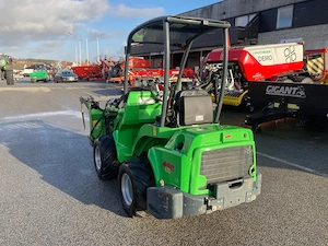 Avant 630 Kompaktlader Hoflader Hoftrac Minilader Bild 2