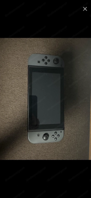 Nindendo Switch 1. Generation inkl. Pro Con. Bild 3
