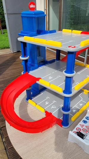 Siku Parkgarage Bild 4