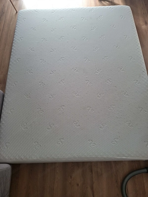 Matratze 160x200 cm   Dicke 20 cm   Sehr guter Zustand Bild 2