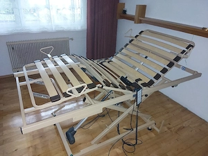 Pflegebett Bild 2