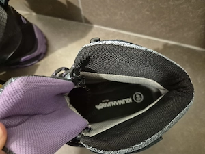 Damenbergschuhe mit unterschiedlichen Größen
