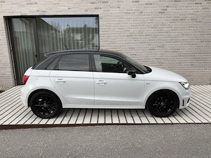 Audi A1 Sportback S-Line 1.6 TDI Erstbesitz  Bild 2