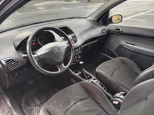 Peugeot 206+  Bild 4